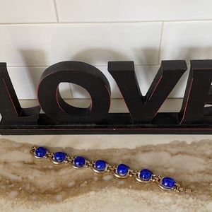 🎁HP🎁Rare Crown Trifari Jelly Belly Thermoset Bracelet - 1950s